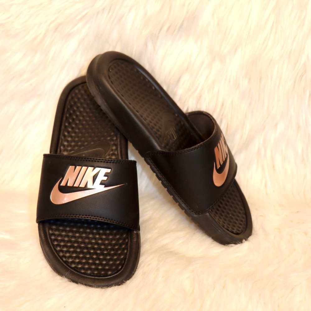 Women’s Nike Benassi JDI slides